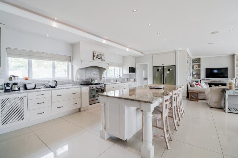 To Let 5 Bedroom Property for Rent in Pinnacle Point Golf Estate Western Cape